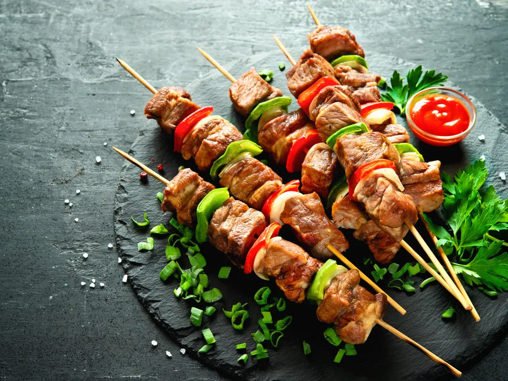 PINCHOS DE CERDO